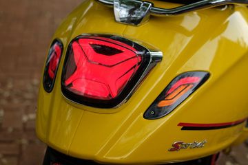 Lampu Rem Belakang Motor Vario Nyala Terus. Lampu Rem Belakang Motor Menyala Terus Meski Rem Tidak Ditekan, Ini Penyebabnya