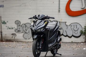 Harga Vario 150 Warna Hitam. Honda Vario 150 Berbaju Hitam Legam, Tampang Garang, Part-part Istimewa