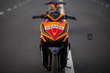 Honda Vario Repsol 150. Honda Vario 150 Berjubah Repsol, Tampang Sporty, Kaki-kaki Impresif