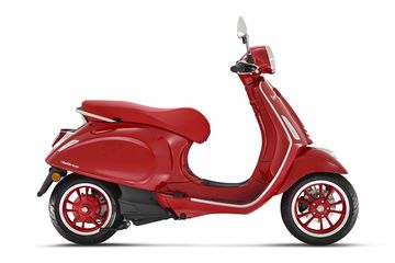 Vario Merah Darah. Motor Listrik Vespa Elettrica RED Meluncur, Dilebur Warna Merah Darah dengan Penuh Arti