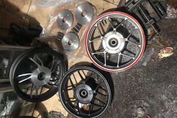 Cara Pasang Pelek Vario 150 Ke Beat. Cari Ramping, Begini Cara Pasang Pelek Honda Vario 150 ke Yamaha Aerox 155