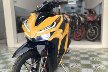 Vario 150 Putih Kuning. Komposisi Sempurna Honda Vario 150, Bodi Kuning dan Bermata Belang