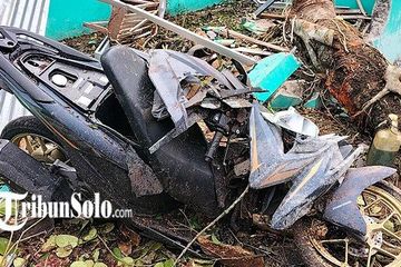 Harga Vario Bekas Boyolali. Belum Genap Satu Tahun, Skutik Honda Vario Hancur Tertimpa Pohon Keramat di Boyolali