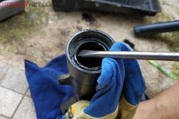 Harga Shockbreaker Depan Vario. Segini Biaya Perbaikan Oli Sokbreker Depan Honda BeAT Fi yang Bocor