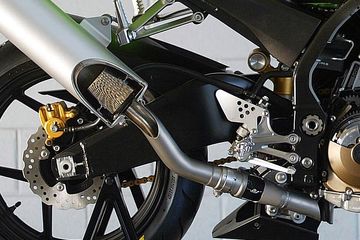Harga Tameng Knalpot Vario 125 New. Memahami Fungsi Catalytic Converter di Knalpot Motor, Apa Gunanya?