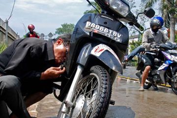 Motor Vario Kena Air Mati. Sepele, Ternyata Ini Penyebab Mesin Motor Mati Saat Terobos Hujan
