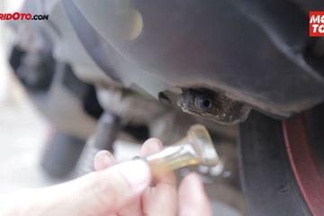 Tutup Filter Vario 125 Transparan. Banyak Yang Belum Tahu, Ini Fungsi Selang Transparan di Filter Udara Motor Matik