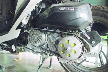 Cvt Vario Selip. CVT Motor Matik berdecit dan Slip, Cek V-belt, Mangkok dan Kampas Ganda