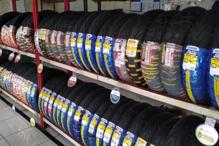 Jual Ban Motor Vario Bekas Bandung. Harga Ban Tubeless Ring 14 Untuk Motor Matik, Mulai Rp 140 Ribuan