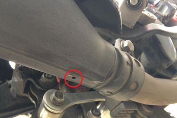 Harga Baru Knalpot Vario 125 Original. Tak Banyak yang Tahu, Lubang Kecil di Bawah Knalpot Fungsinya Penting
