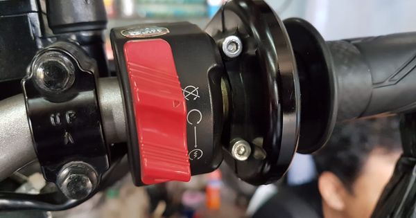 Pasang Saklar Lampu On Off Vario 125. Pasang Saklar Yamaha Xabre di V-Ixion, Habis Modal Segini