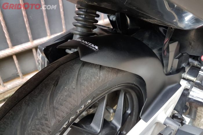 Cara Buka Spakbor Belakang Motor Vario 125. Pasang Sepatbor Kolong di Honda Vario 150, Anti Nyiprat!