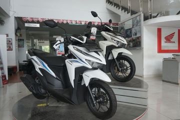 Angsuran Vario 125 Putih : Vario Holic