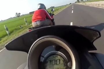 Sonic 150 Vs Vario 150. Video Yamaha NMAX Honda Vario 150 di Trek Lurus, Hasilnya?