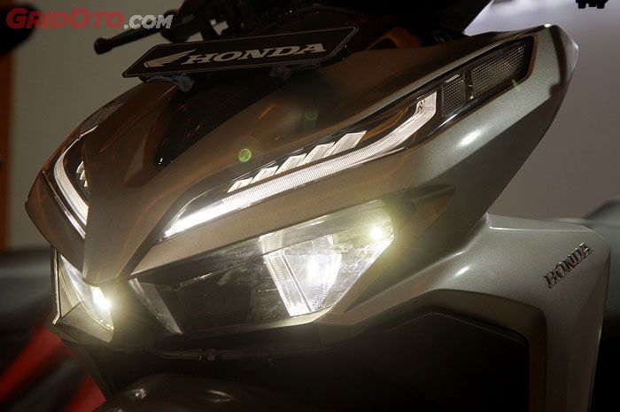 Berapa Watt Lampu Led Vario 125. Pakai LED, Ini Cahaya Lampu Honda All New Vario 150 2018 Di Malam Hari