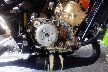 Penyebab Air Radiator Vario Masuk Ke Mesin. Ini Dua Penyebab Air Radiator Bisa Bercampur dengan Oli Mesin Motor