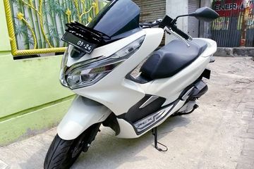Olx Motor Honda Vario Bekas Jakarta. Bikin Galau, Segini Banderol Harga Honda PCX Bekas Tahun 2018