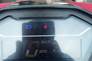 Lampu Indikator Overheat Vario 125. Indikator Suhu Honda Vario Mendadak Menyala, Langsung Lakukan Hal Ini