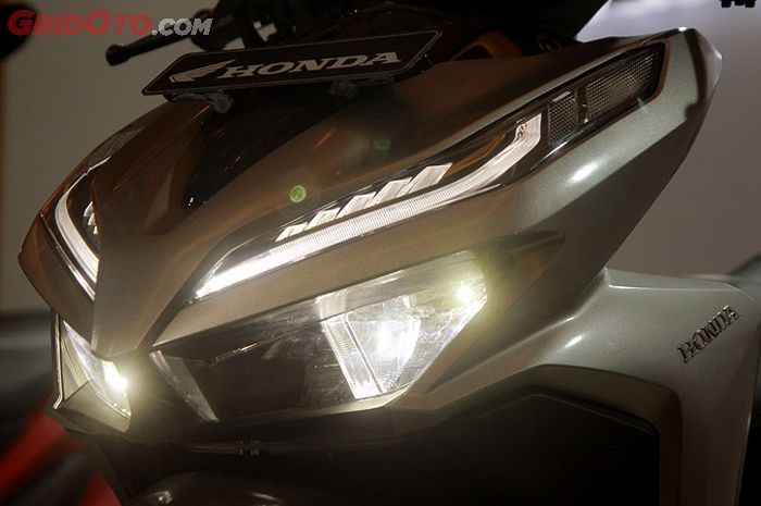 Cara Ganti Lampu Led Vario 110 Fi. Upgrade Headlamp LED Bawaan Motor, Ganti Lampunya Biar Terang!