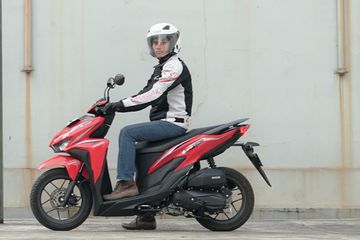 Tinggi Jok Honda Vario 125 Terbaru. Matic 125 cc Yang Cocok Untuk Kebutuhan dan Postur Orang Indonesia, Ini Dia Jawabannya!