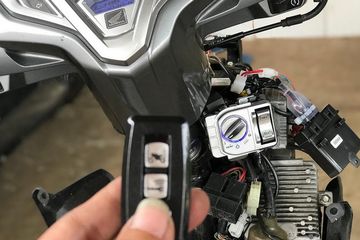 Alarm Motor Honda Vario Pnp. Apa Bedanya Keyless Motor Aftermarket dengan Bawaan Pabrik?