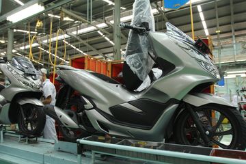 Vario 110 Terbaru 2019 Warna Putih. Daftar Harga Motor Matic Honda Terbaru Februari 2019, PCX Naik Harga