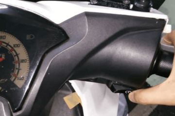 Letak Switch Rem Vario 150. Sudah Direm Tapi Kok Motor Matik Gak Mau Nyala? Benda Kecil Ini Bisa Jadi Penyebab
