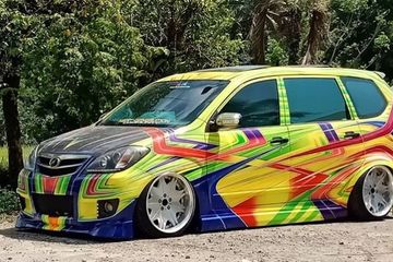 Vario 125 Airbrush Grafis. Toyota Avanza Lawas Tampil Nyentrik Full Airbrush dan Dibuat Kandas