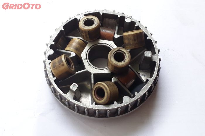 Konsumsi Bahan Bakar Vario 110 Karbu. Trik Bikin Motor Matik Lebih Irit BBM, Cuma Modal Ngakalin Roller!