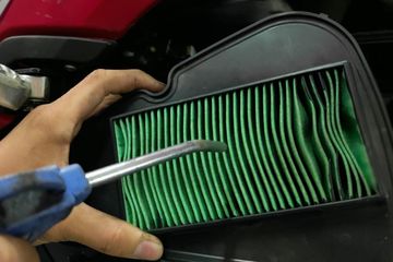 Cara Bersihkan Filter Udara Vario 125. Filter Udara Ada Tiga Jenis Bahan, Honda Berikan Cara Membersihkan Yang Benar
