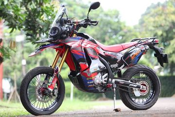 Modifikasi Vario Jadi Supermoto. Honda CRF250 Rally Jadi Supermoto, Pemiliknya Mahir Produksi Knalpot