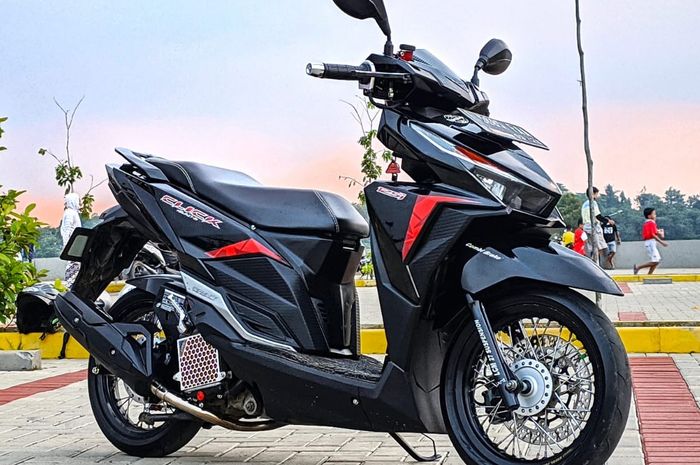 Modifikasi Honda Vario Keluaran Terbaru. Bermain Aksen Hitam, Honda Vario 150 Sangar Dibalut Aura Racing