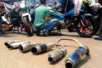 Knalpot Motor Vario Nembak. Trend Knalpot Motor 'Nembak' Ternyata Bikin Mesin Cepat Jebol Meski Standar, Baca Nih Penjelasannya