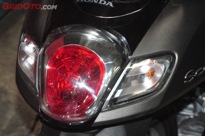 Harga Dop Lampu Belakang Vario. Terjawab, Ini Penyebab Lampu Rem Motor Hanya Menyala Ketika Direm