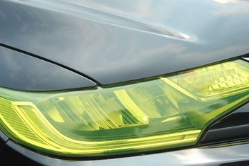 Stiker Vario Lampu. Polisi Jelaskan Hukumnya Melapis Reflektor Lampu Dengan Stiker, Wajib Tahu Nih!