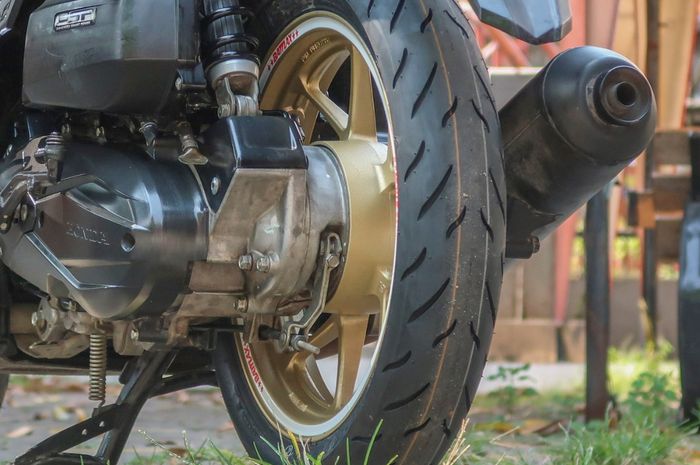 Daftar Harga Ban Belakang Vario. Daftar Harga Ban Soft Compound Untuk Motor Matik, Grip Lebih Enak Tapi Gak Mahal