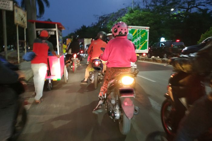 Mika Bening Stoplamp Vario 125 Old. Masih Nekat Pakai Mika Bening, Siap-siap Penjara dan Denda Rp 500 Ribu