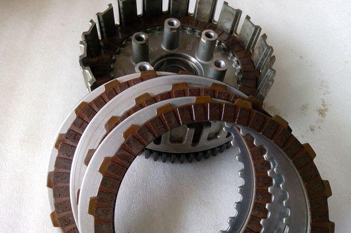 Cara Pasang Kampas Ganda Vario. Agar Motor Tidak Selip, Nih Cara Pasang Kampas Kopling Yang Benar