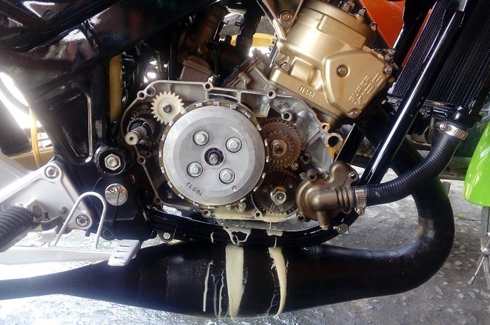 Air Radiator Vario Campur Oli. Awas Air Radiator Kawasaki Ninja 150 Bisa Campur Dengan Oli