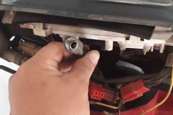Cara Ganti Kabel Speedometer Vario 110. Ganti Kabel Speedometer Bisa Dikerjain Sendiri Hemat Pengeluaran