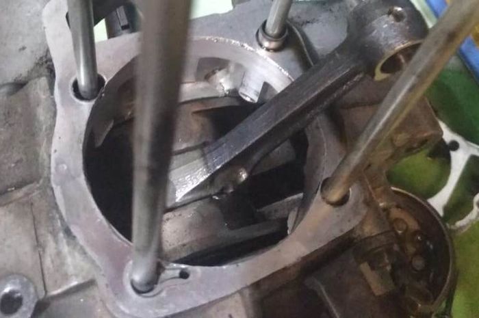 Persamaan Stang Seher Motor Vario 150. Kepingin Setang Piston Motor Berumur Panjang? Hindari Kebiasaan Sepele Ini