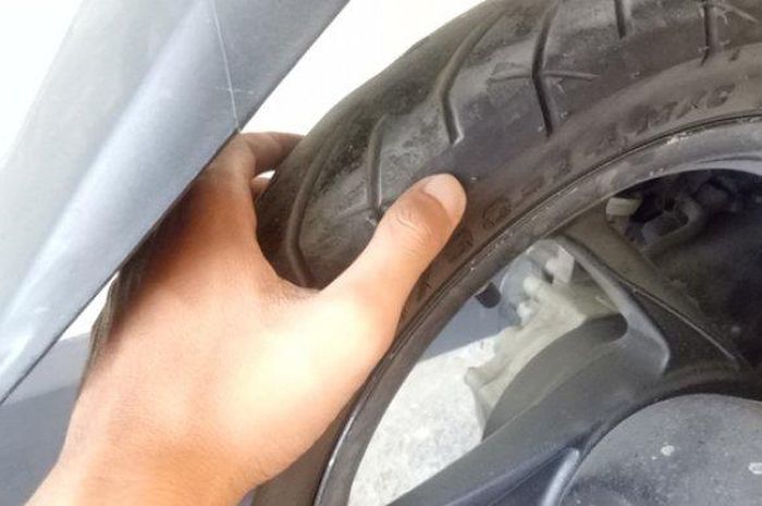 Penyebab Ban Vario Habis Sebelah. Pengguna Motor Matic Enggak Sadar, Benda Murah Ini Bikin Ban Habis Sebelah