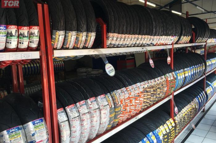 Harga Ganti Ban Tubeless Motor Vario. Jangan Tunggu Celaka, Simak Harga Ban Tubeless Motor Matic 14 Inci Terbaru, Mulai Rp 100 Ribuan