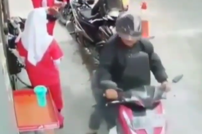 Cara Menutup Jok Vario 125 Terbaru. Malunya Bisa Seminggu, Bapak-bapak Langsung Duduk Setelah Isi Bensin, Petugas SPBU Sampai Ngakak