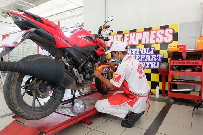 Ganti Oli Motor Matic Vario. Ternyata Beda Jadwal Ganti Oli Pertama Motor Matic Bebek dan Sport, Kalau Kelewat Garansi Gugur