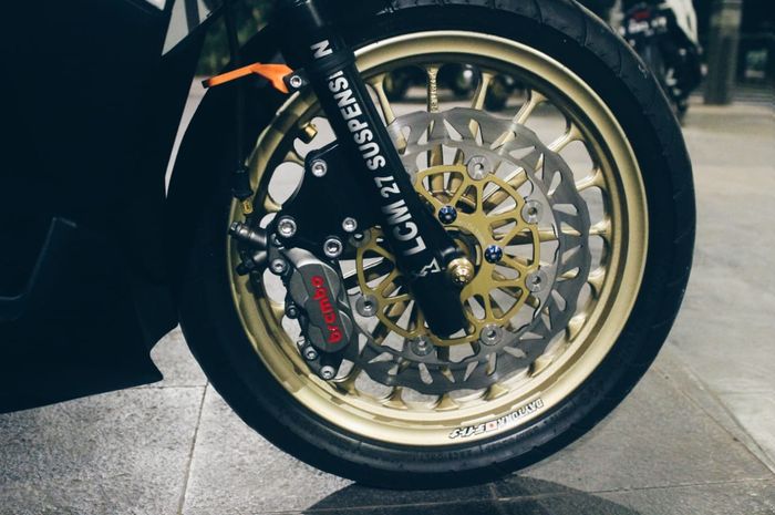 Vario Putih Hedon. Modifikasi Honda Vario 125 Sektor Rem Hedon Banget, Biaya Setara Honda BeAT Seken