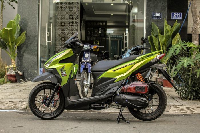 Harga Motor Vario 150 Warna Hijau. Modifikasi Motor Honda Vario 150 Tampil Simpel Warna Bodi Mencolok