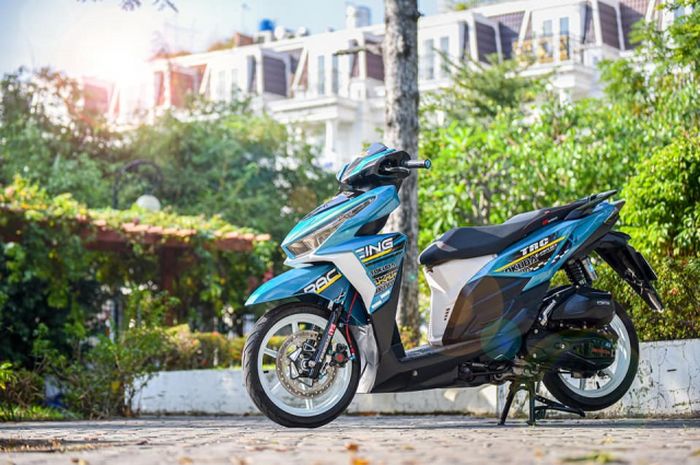 Modif Motor Vario Warna Biru. Modifikasi Honda Vario 150 Jadi Sporty, Decal Stiker Unik, Plus Aksesoris Apik