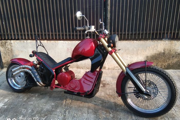 Variasi Motor Vario Karbu. Gokil Bro, Modifikasi Chopper Matic Ini Pakai Basis Honda Vario 110