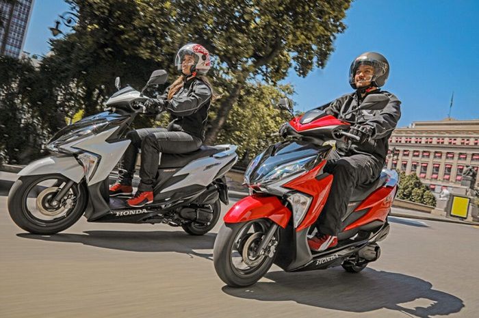Harga Vario Terbaru 2021 Mendatang. Motor Matic Baru Saudara Honda Vario 125 Dirilis, Harga Lebih Murah?